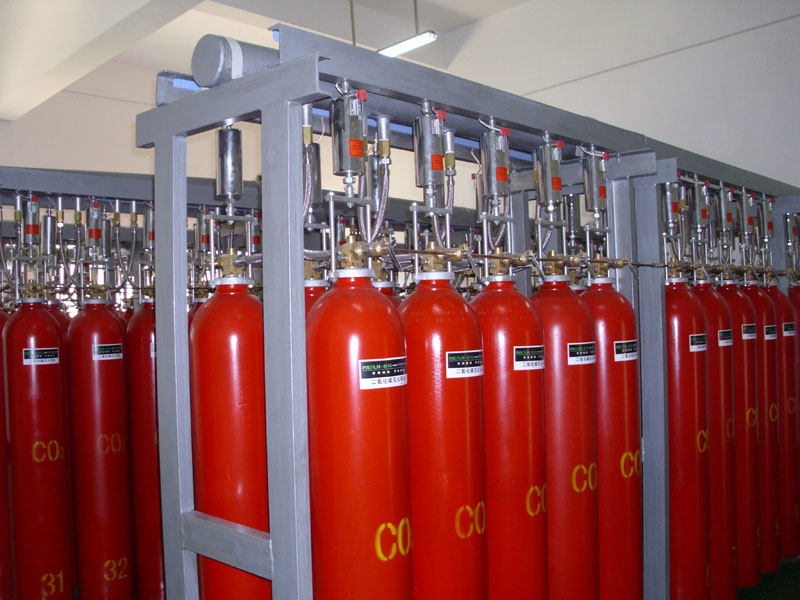 <b>低压二氧化碳瓶组（二氧化碳灭火设备）</b>